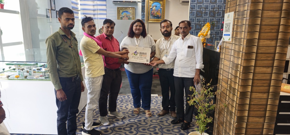 Clients and partners with the Bharat Group team